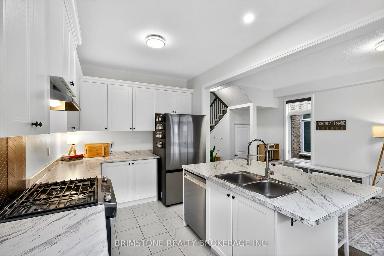 63, Copperhill, Painswick South, Barrie