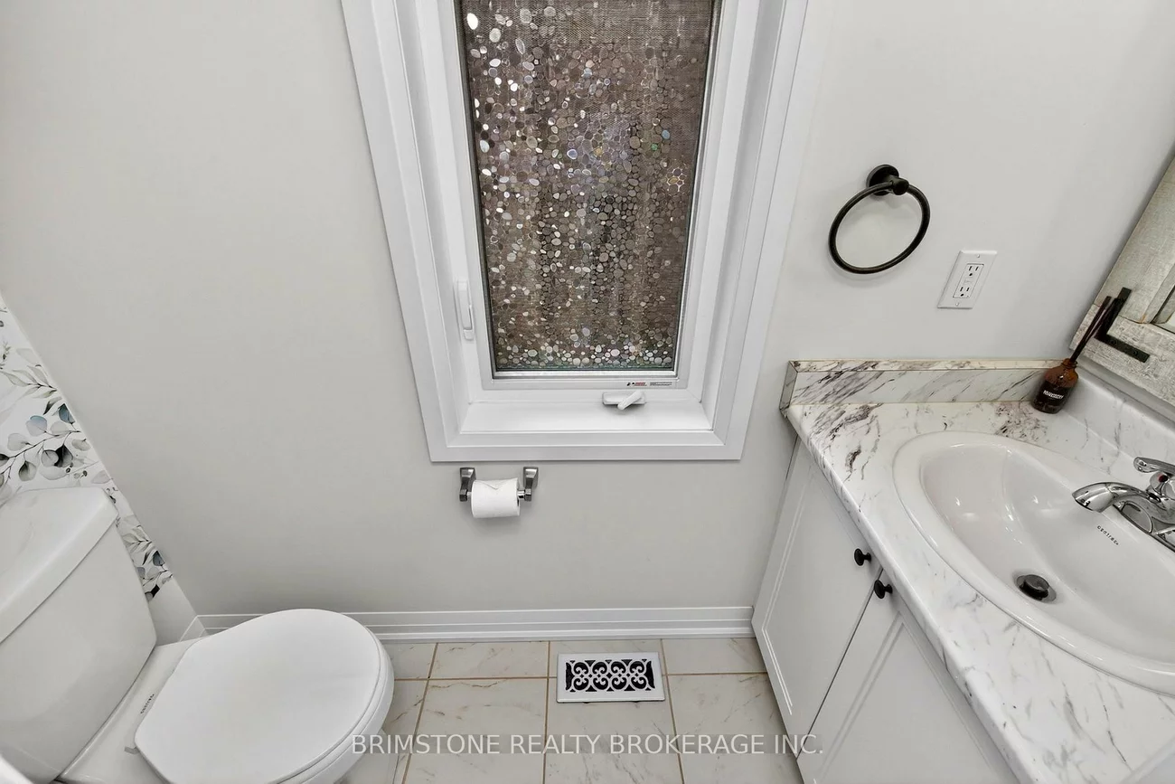 63, Copperhill, Painswick South, Barrie