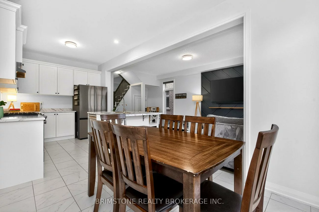63, Copperhill, Painswick South, Barrie
