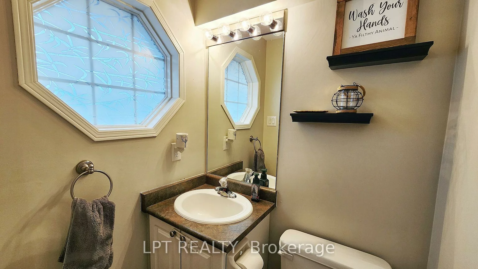 39, Raymond, Painswick South, Barrie