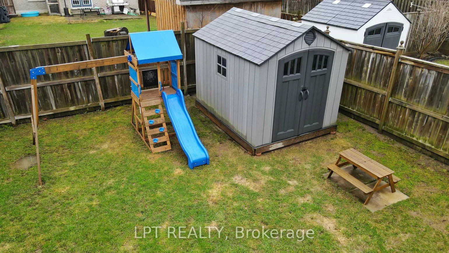 39, Raymond, Painswick South, Barrie