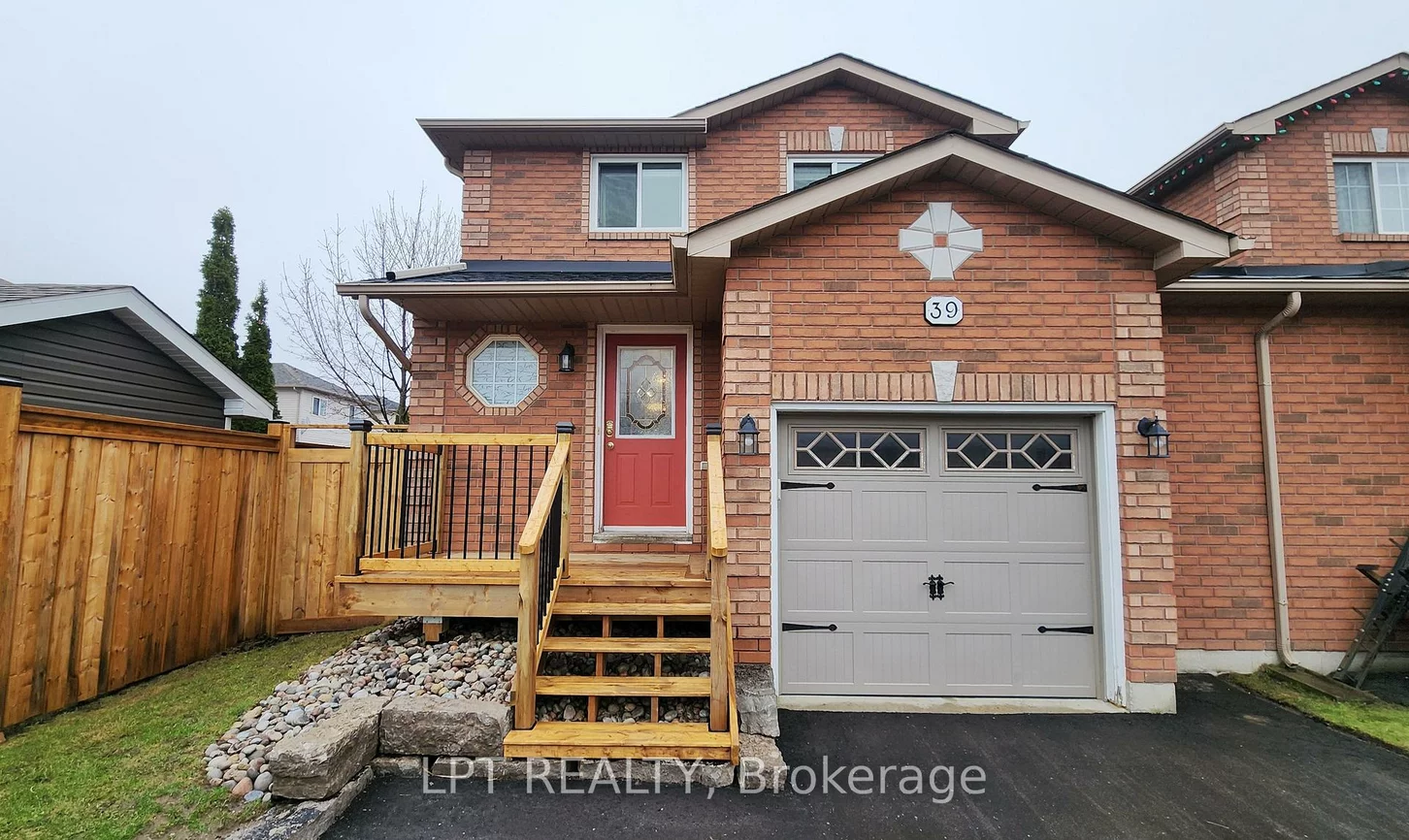 39, Raymond, Painswick South, Barrie