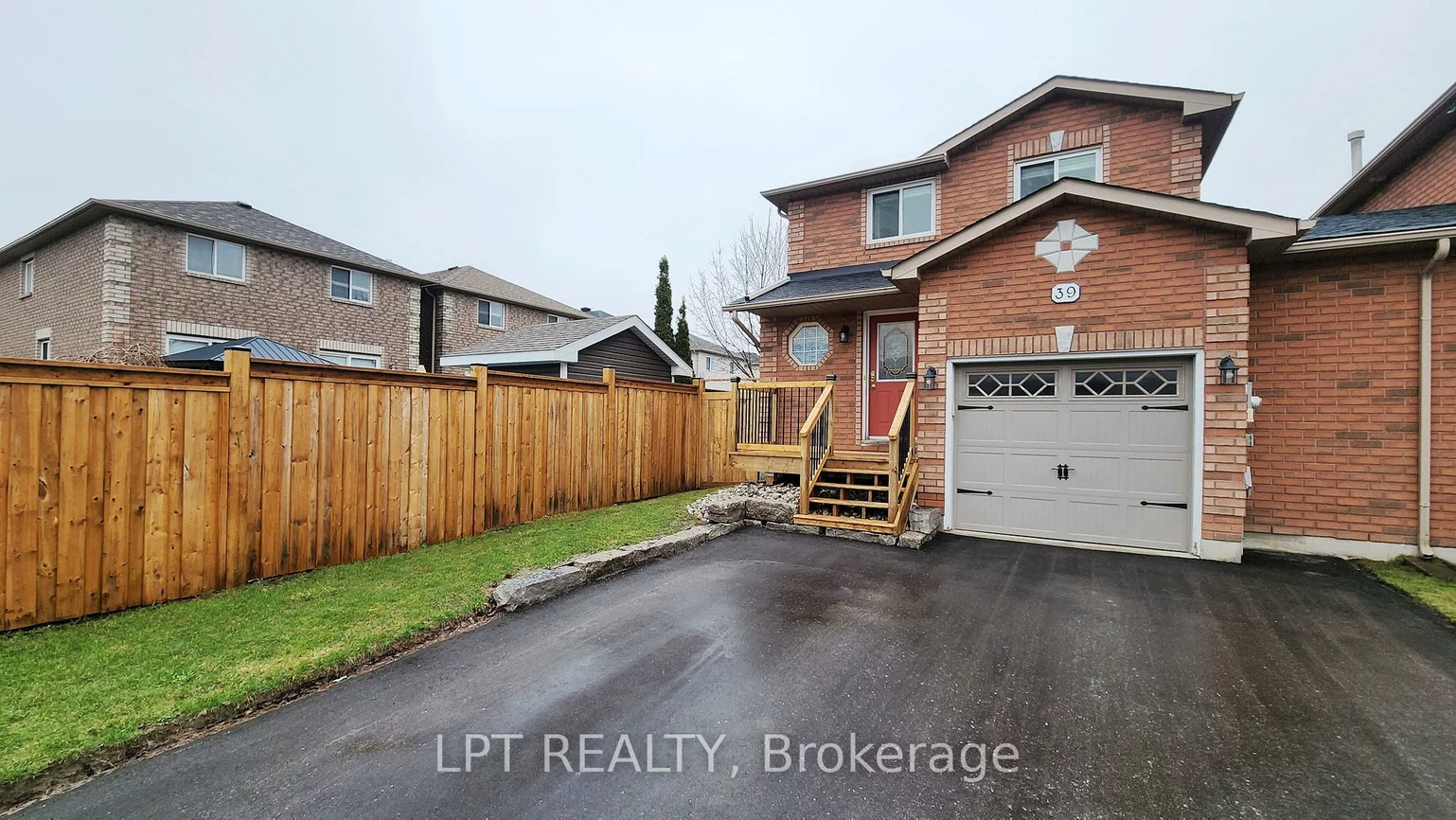 39, Raymond, Painswick South, Barrie