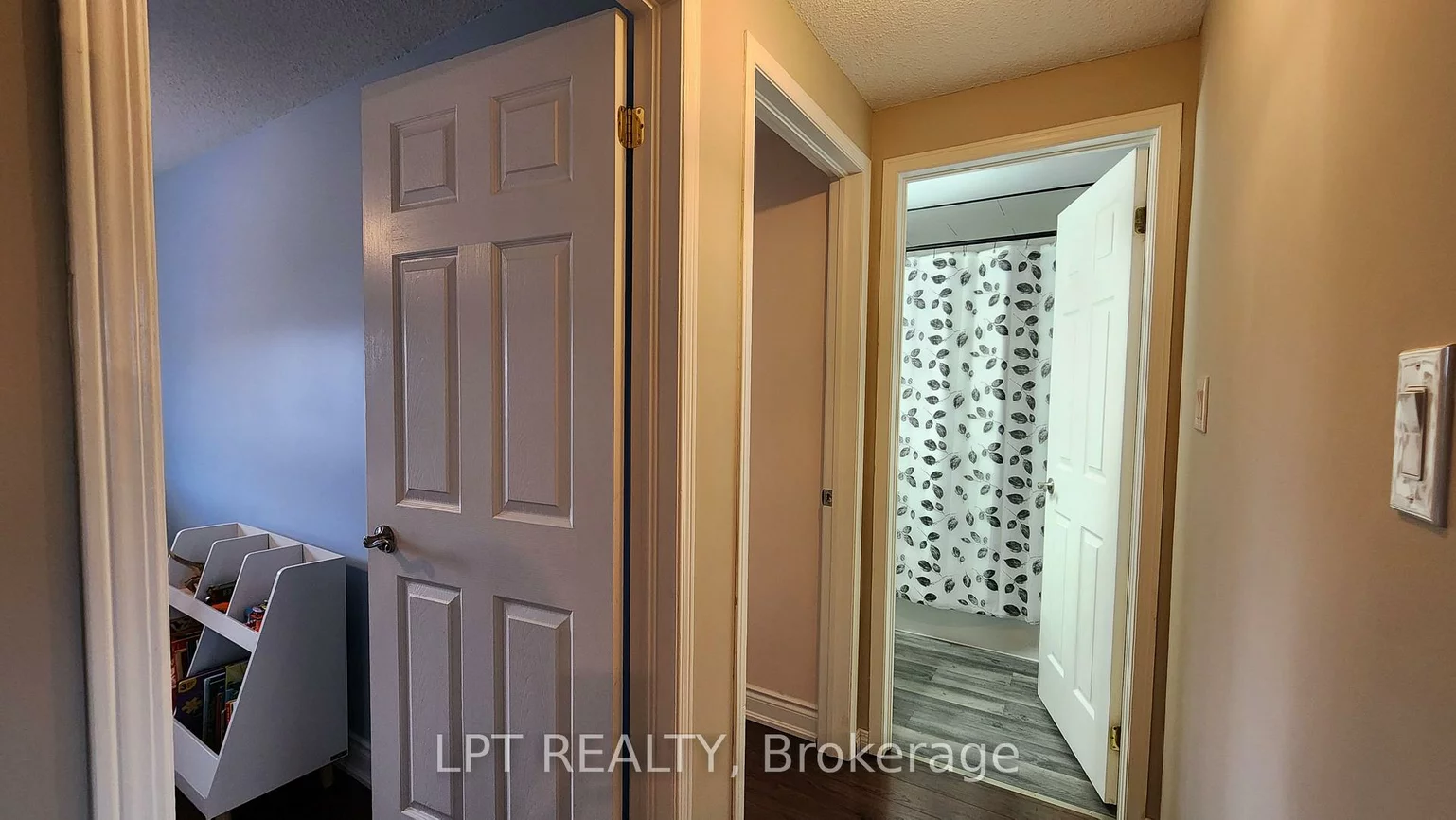 39, Raymond, Painswick South, Barrie