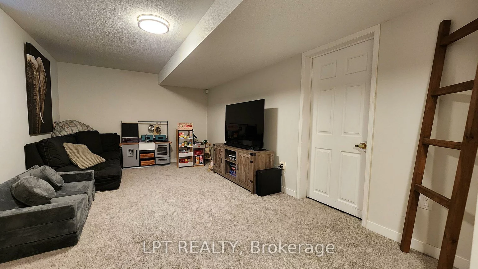 39, Raymond, Painswick South, Barrie