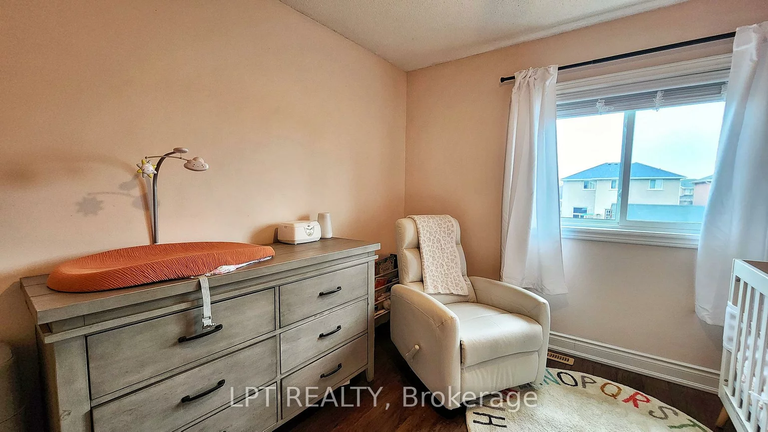 39, Raymond, Painswick South, Barrie