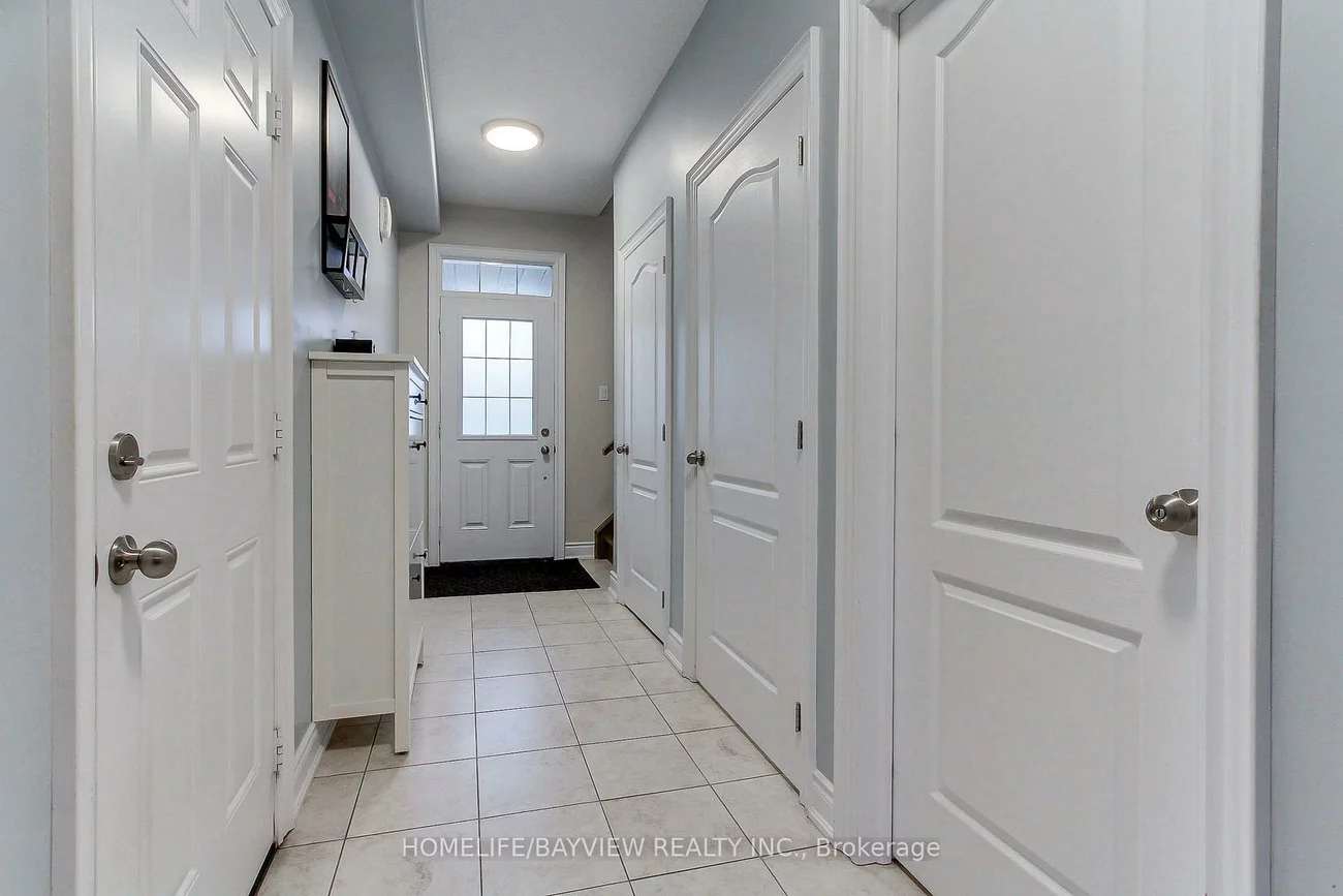 35, Booth, Painswick South, Barrie