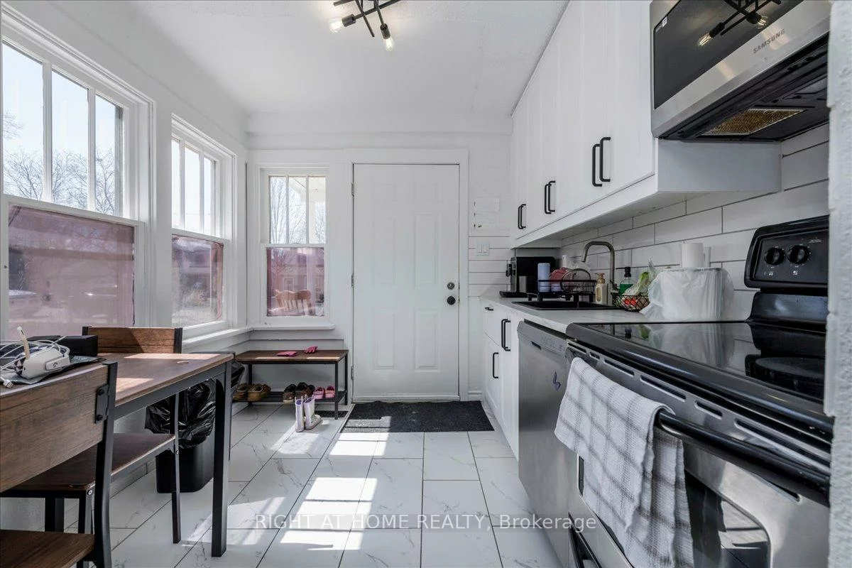 29, Peel, Codrington, Barrie