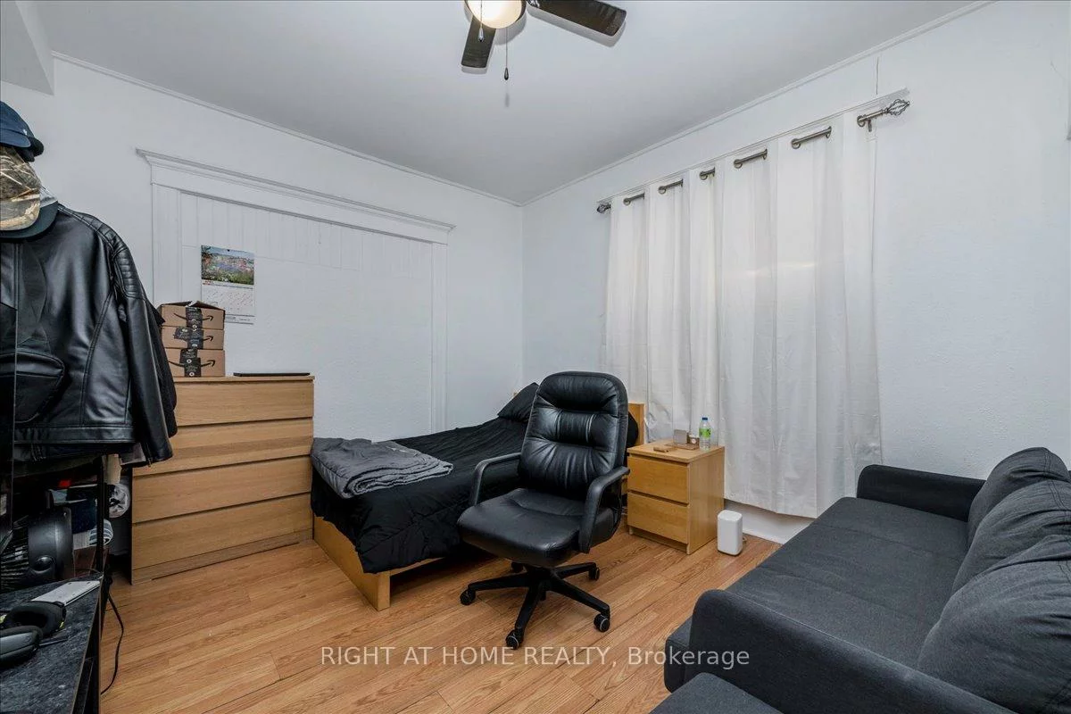 29, Peel, Codrington, Barrie