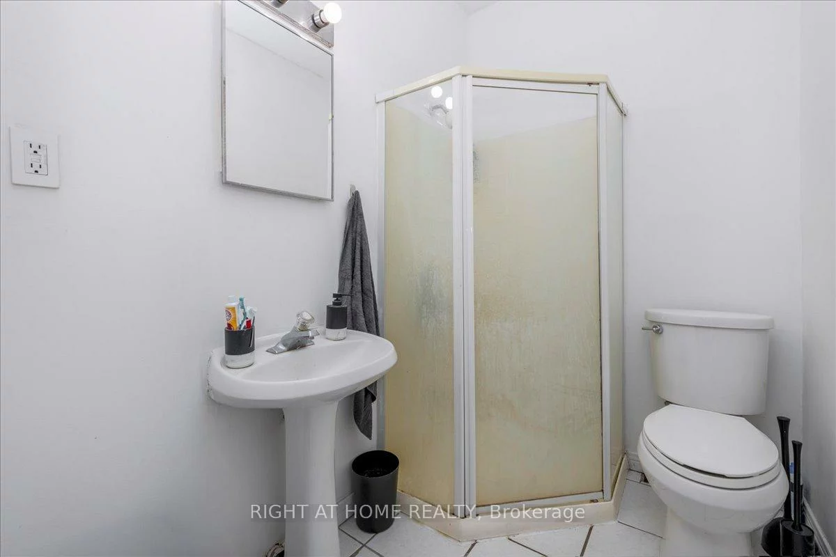 29, Peel, Codrington, Barrie