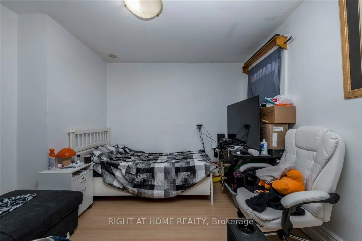 29, Peel, Codrington, Barrie