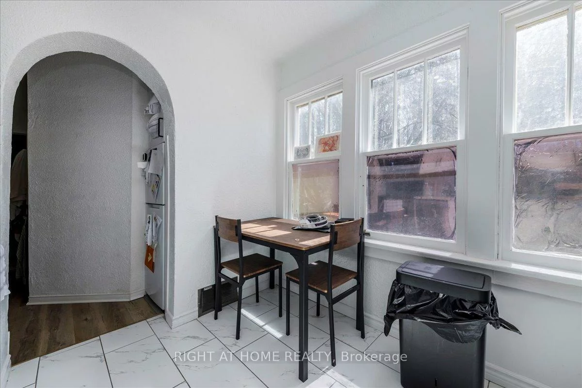 29, Peel, Codrington, Barrie