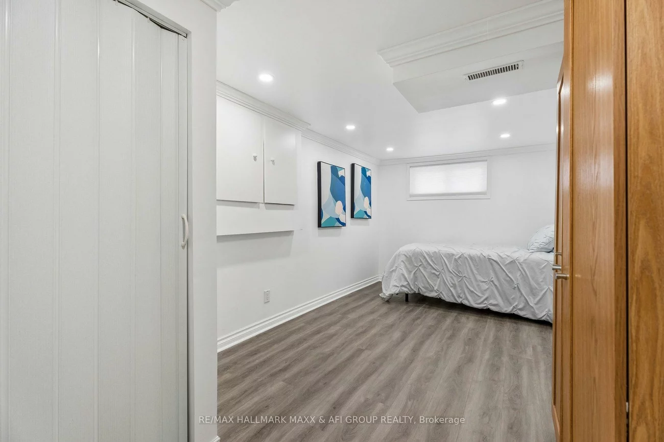 11, Charlotte, Letitia Heights, Barrie