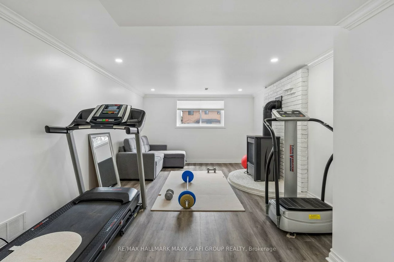 11, Charlotte, Letitia Heights, Barrie