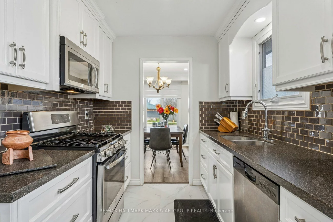 11, Charlotte, Letitia Heights, Barrie
