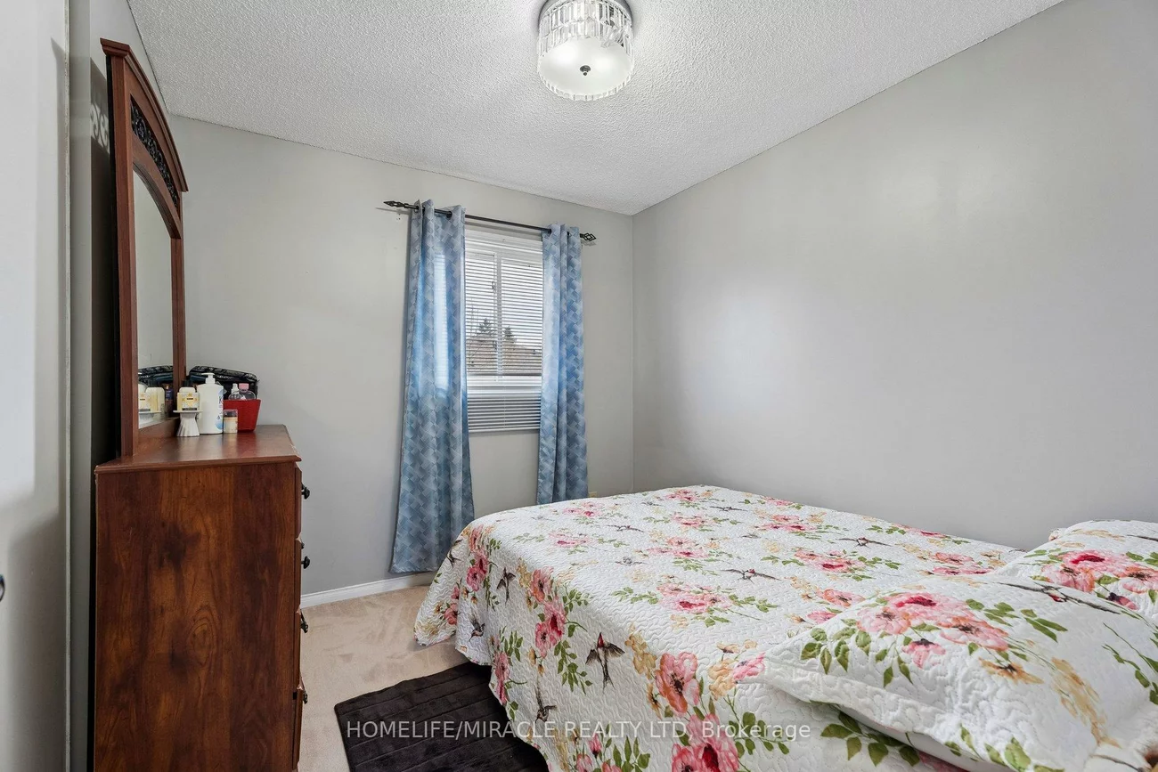 77, Livingstone, Sunnidale, Barrie