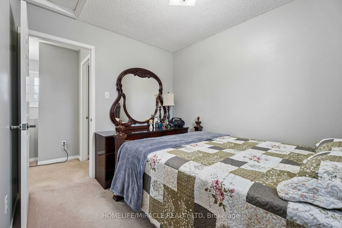 77, Livingstone, Sunnidale, Barrie