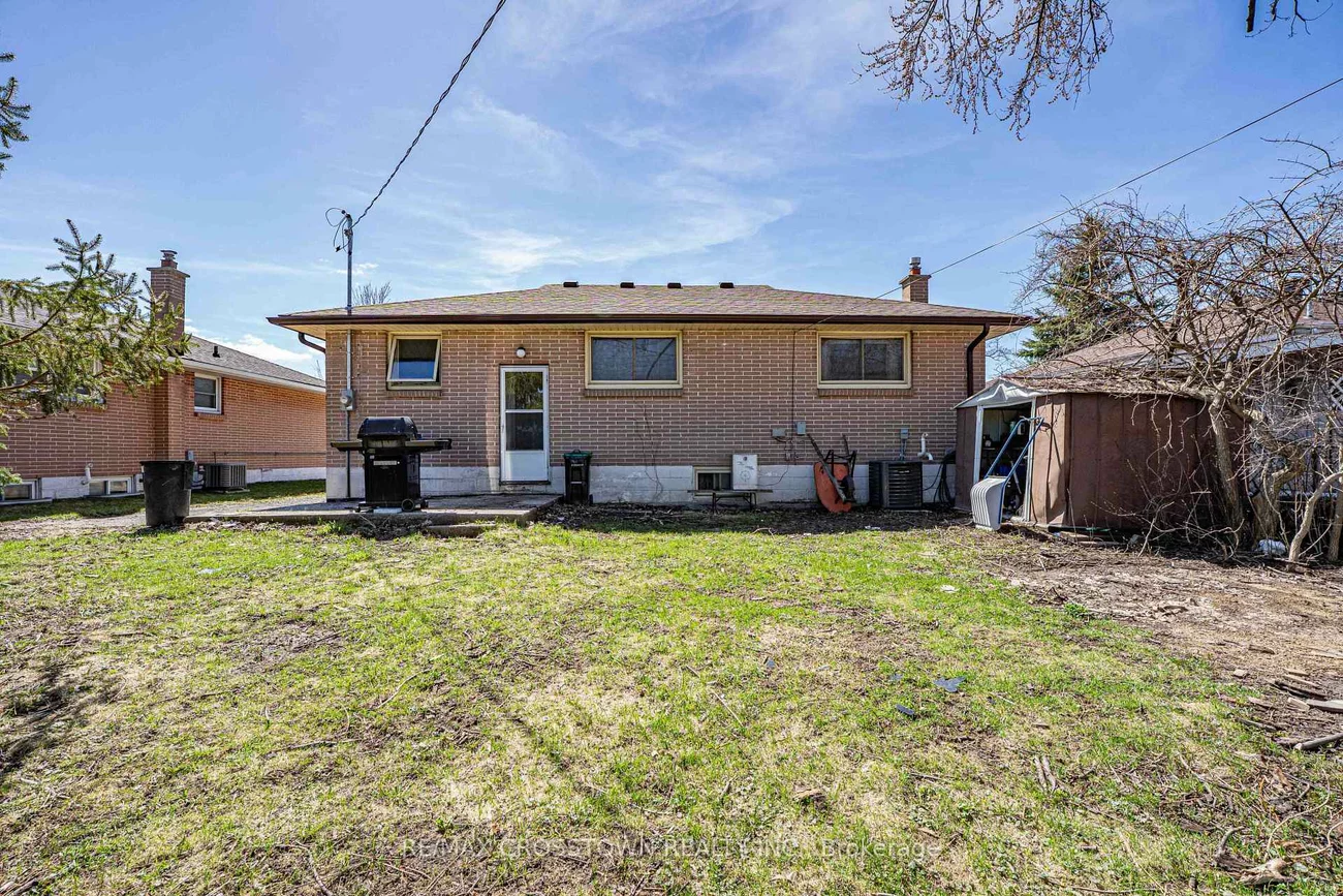 55, Davidson, Wellington, Barrie