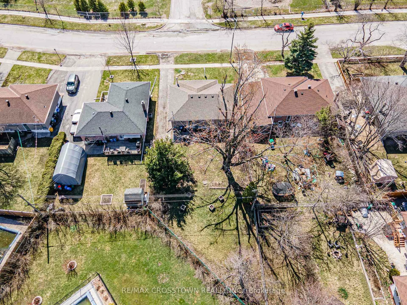 55, Davidson, Wellington, Barrie