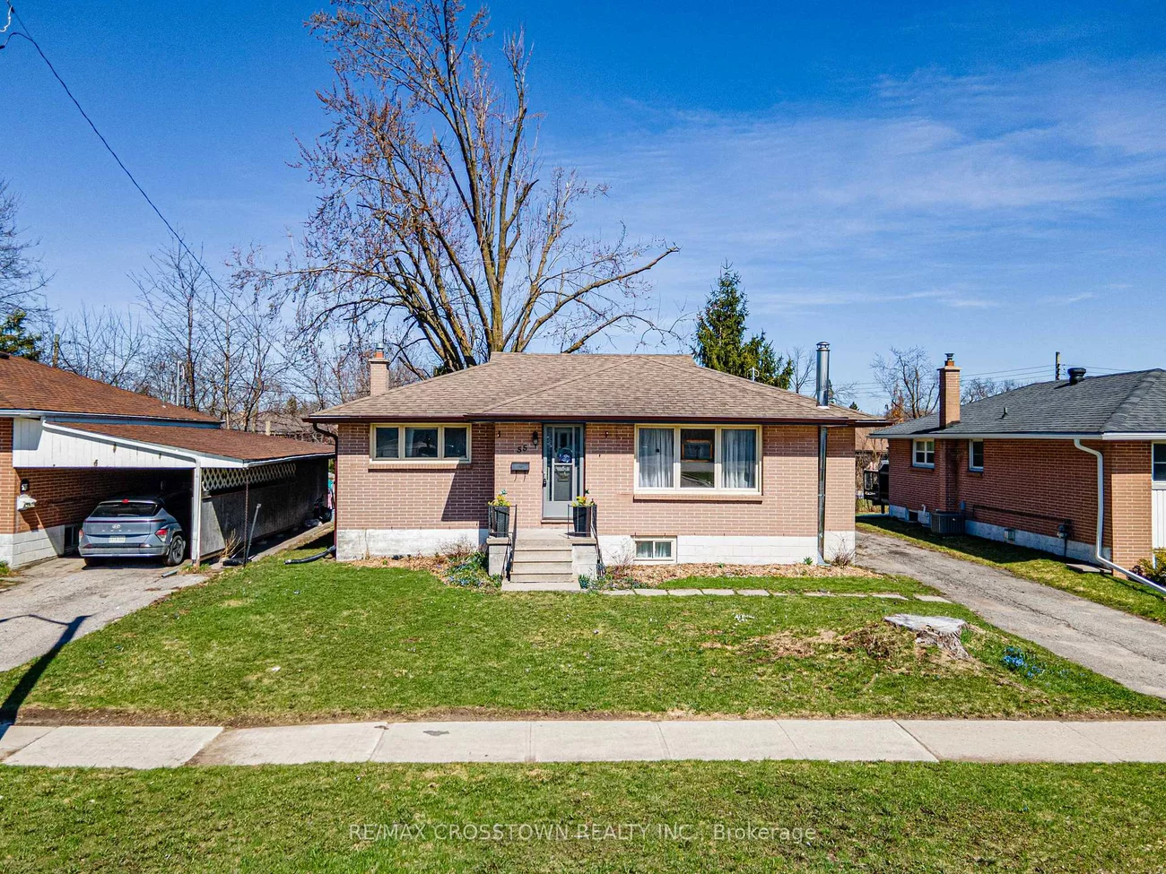 55, Davidson, Wellington, Barrie