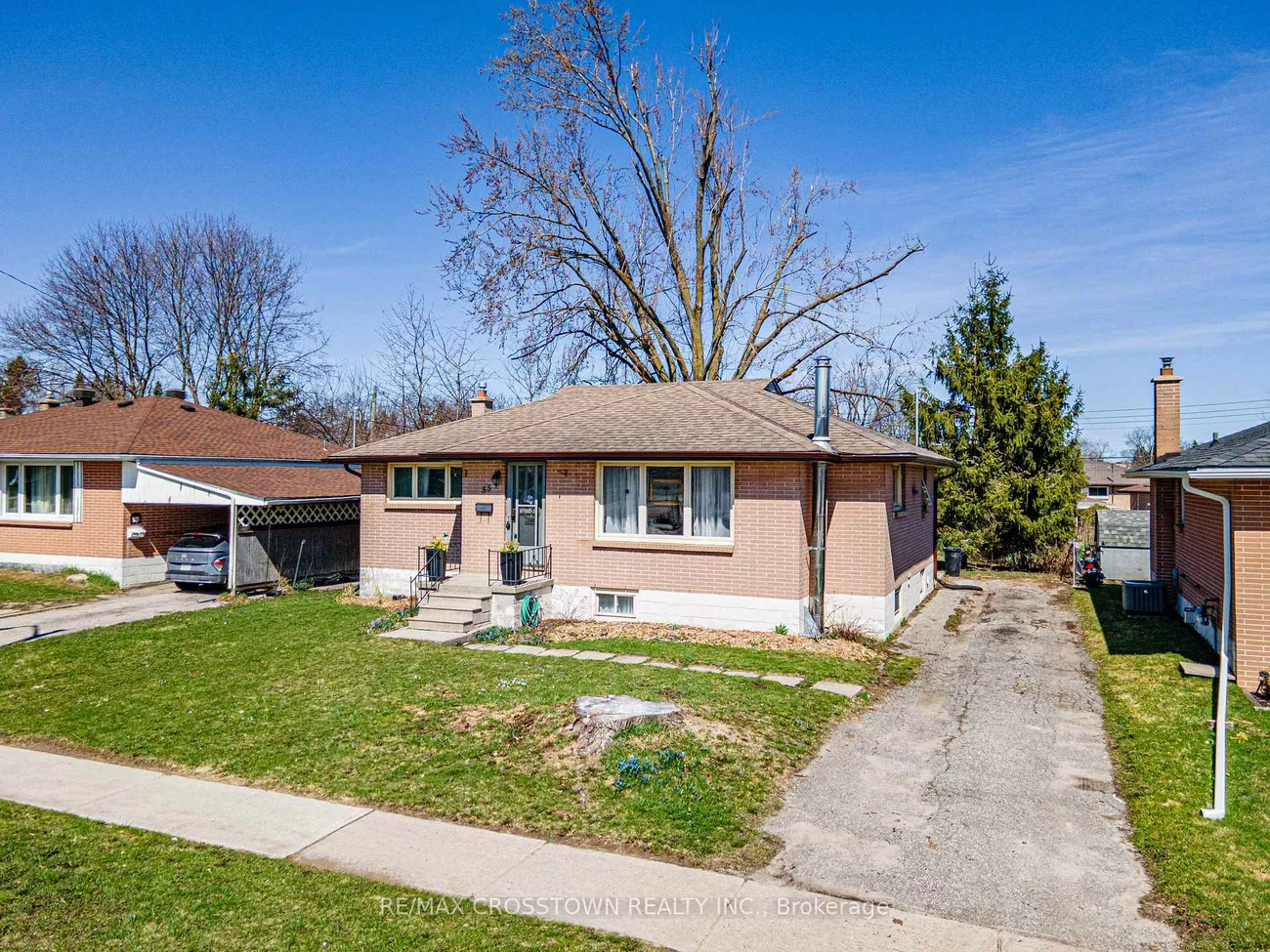 55, Davidson, Wellington, Barrie