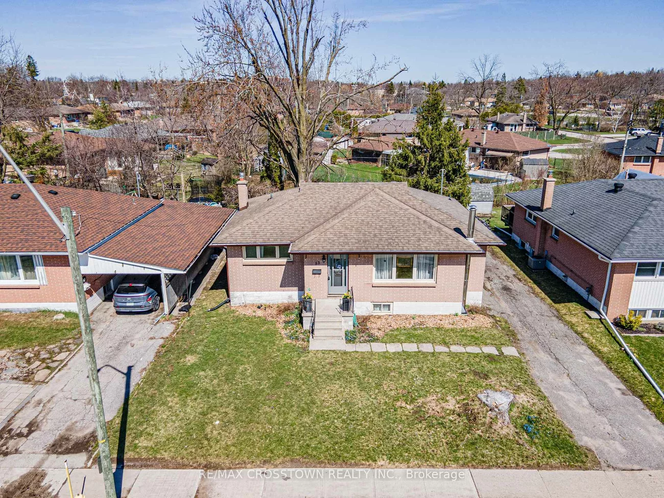 55, Davidson, Wellington, Barrie