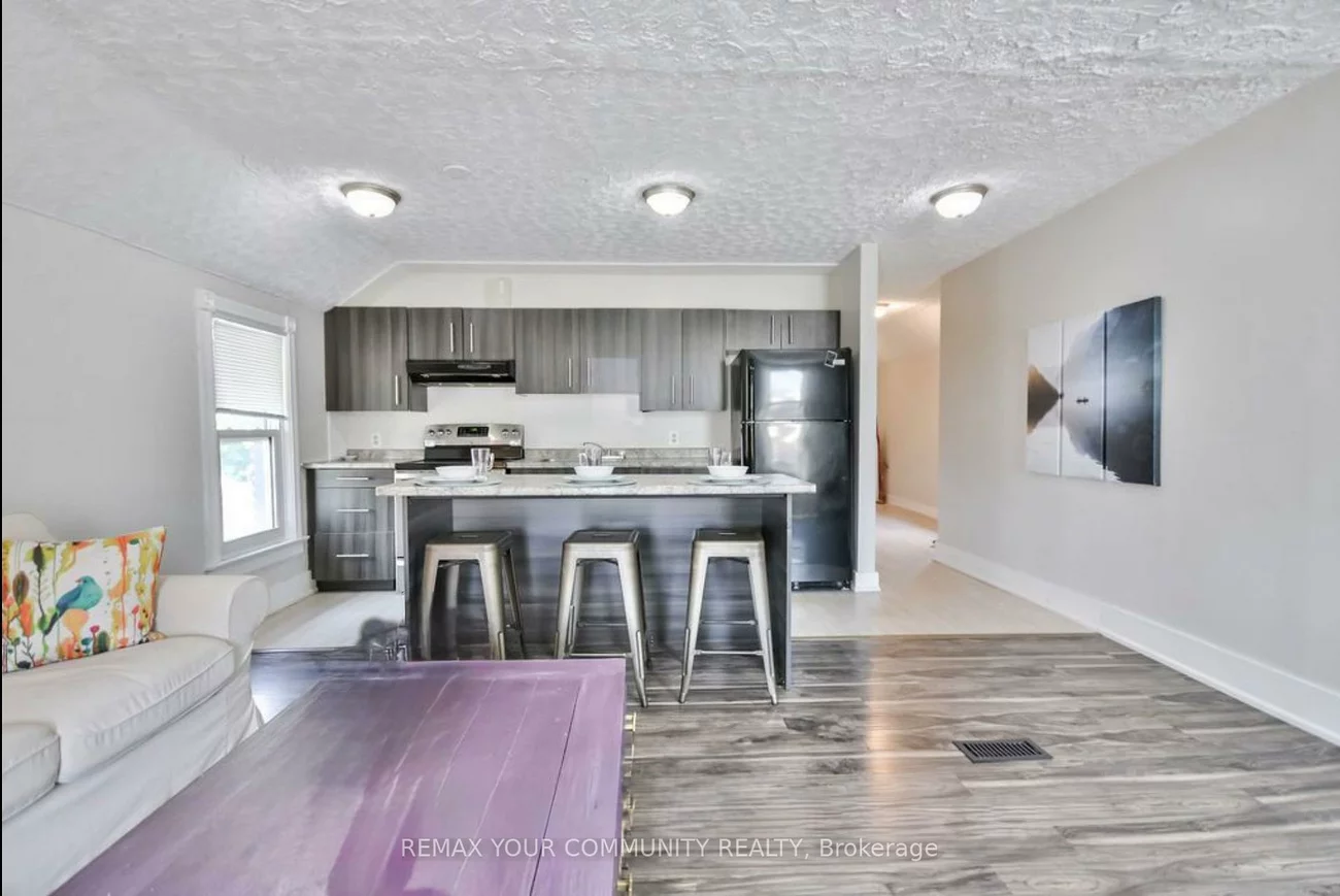 30, Tiffin, Allandale Centre, Barrie