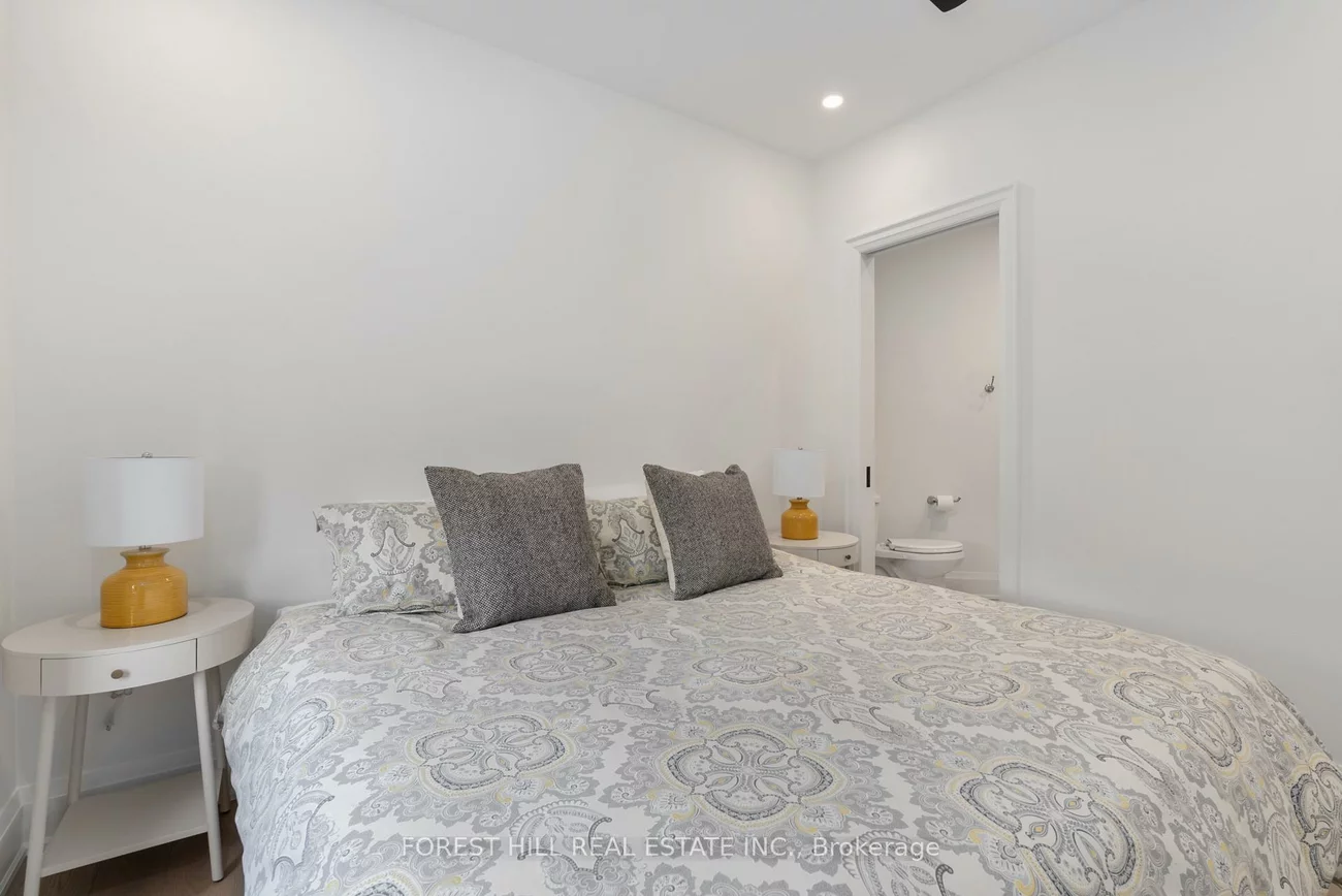 271, Codrington, Codrington, Barrie