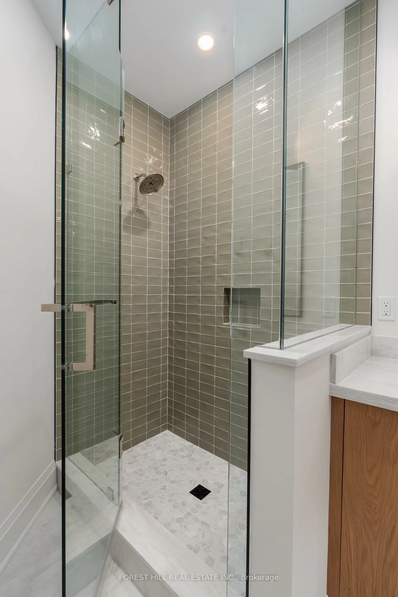 271, Codrington, Codrington, Barrie