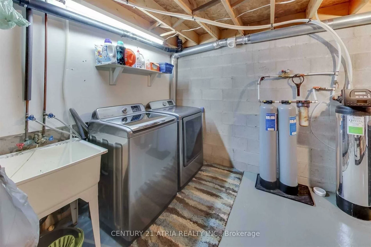 27, Dickens, Letitia Heights, Barrie