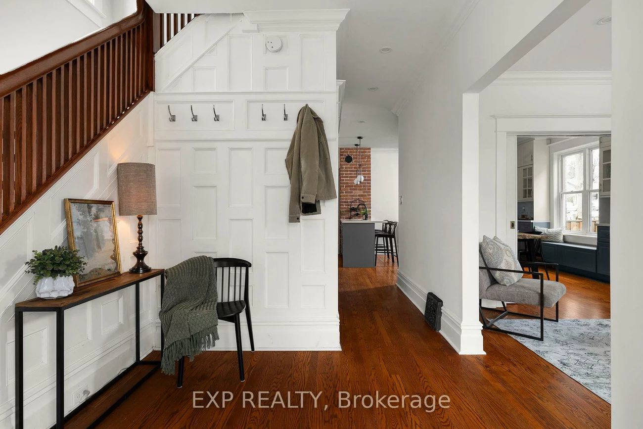 36, Sophia, Queen's Park, Barrie