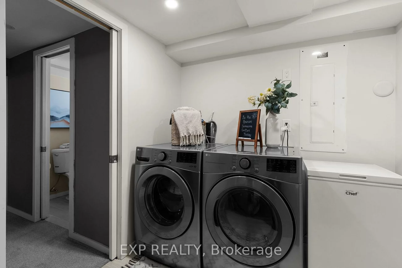 36, Sophia, Queen's Park, Barrie