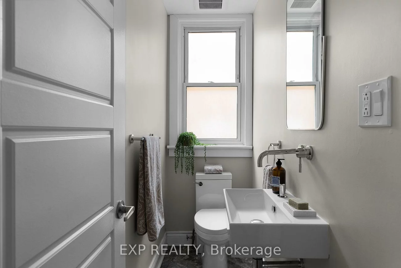 36, Sophia, Queen's Park, Barrie