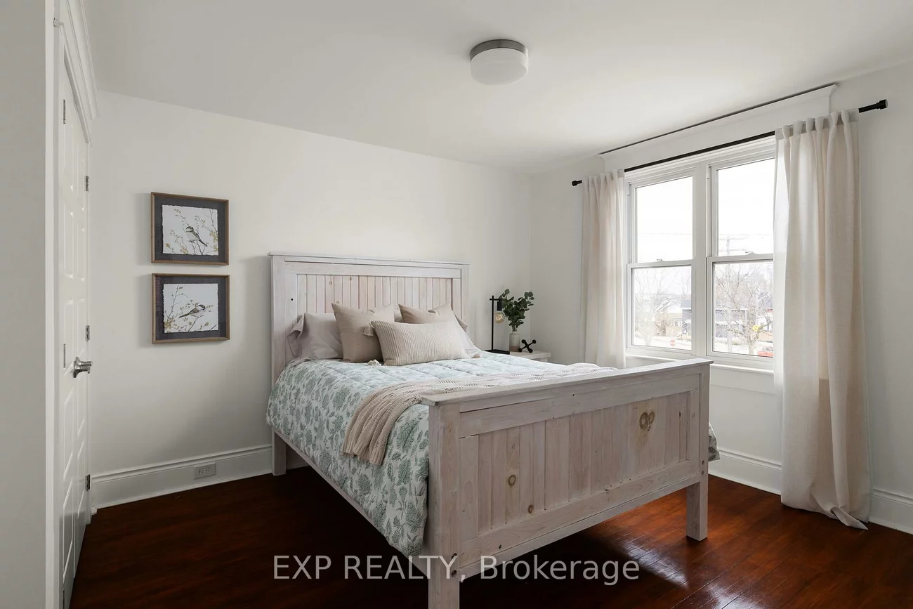 36, Sophia, Queen's Park, Barrie