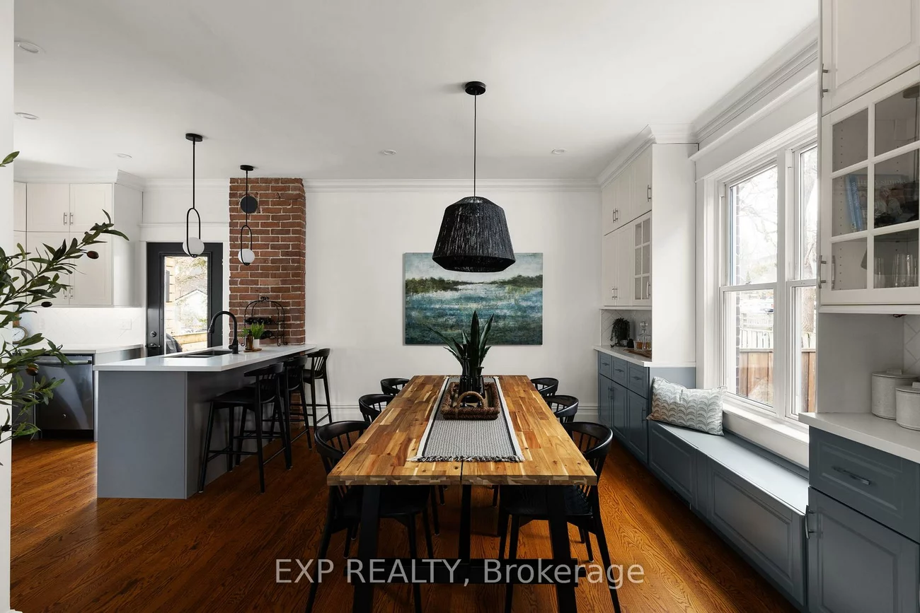 36, Sophia, Queen's Park, Barrie