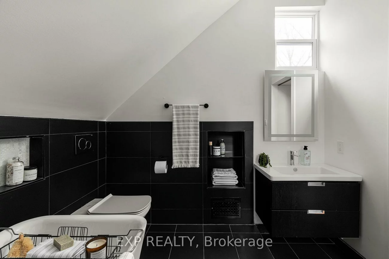 36, Sophia, Queen's Park, Barrie