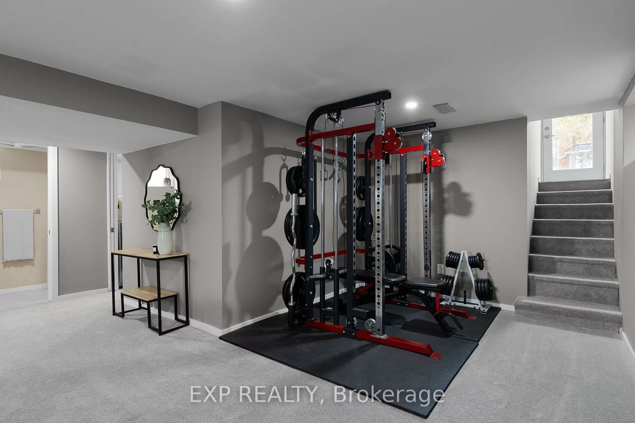 36, Sophia, Queen's Park, Barrie