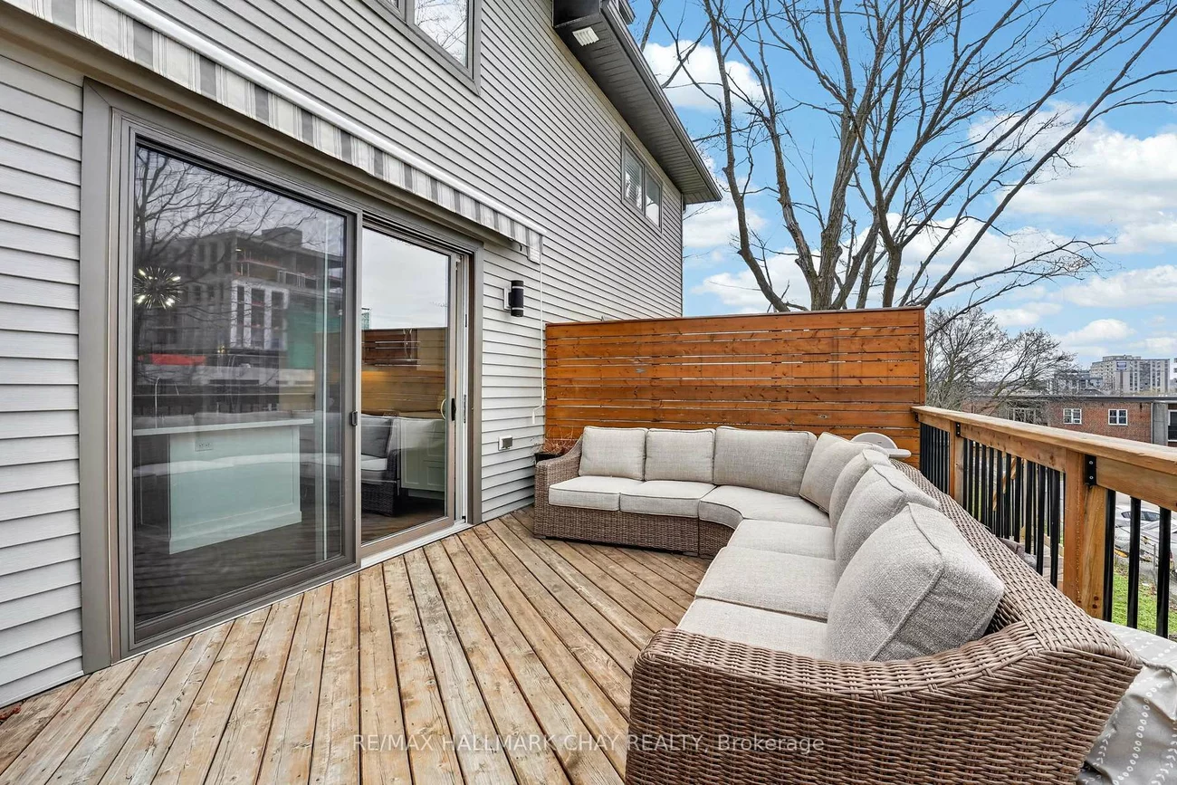 84, Clapperton, Codrington, Barrie