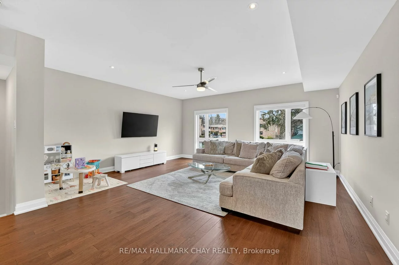 84, Clapperton, Codrington, Barrie