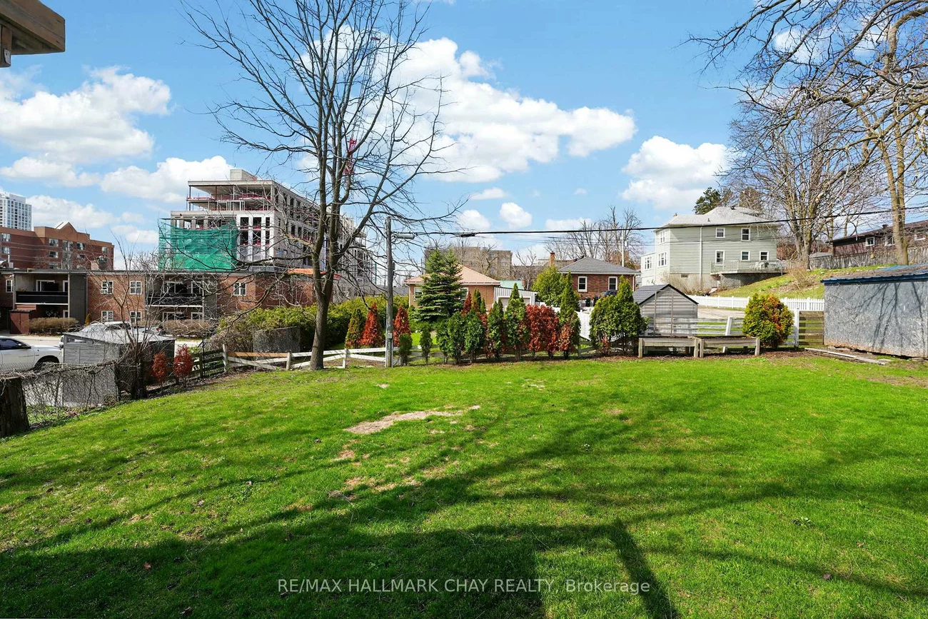 84, Clapperton, Codrington, Barrie