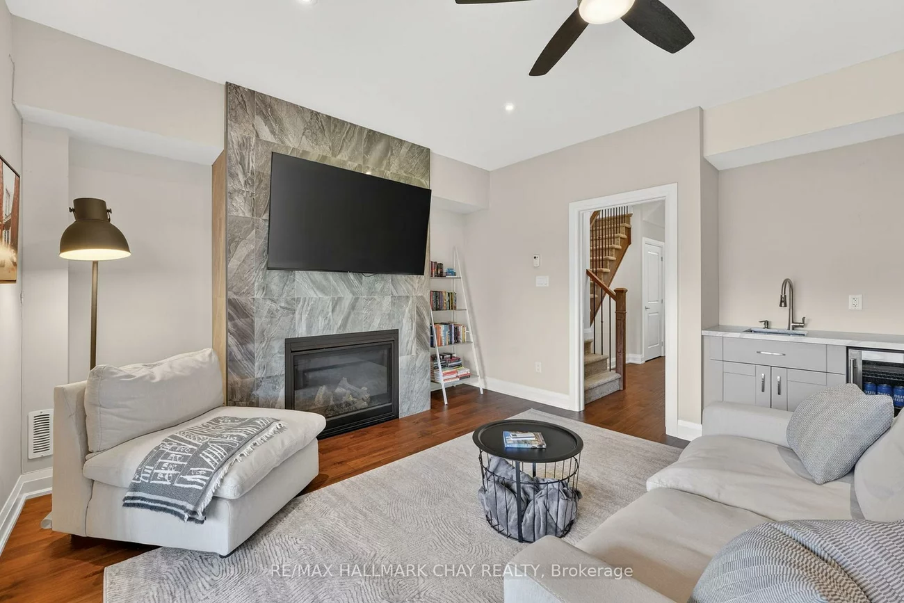 84, Clapperton, Codrington, Barrie