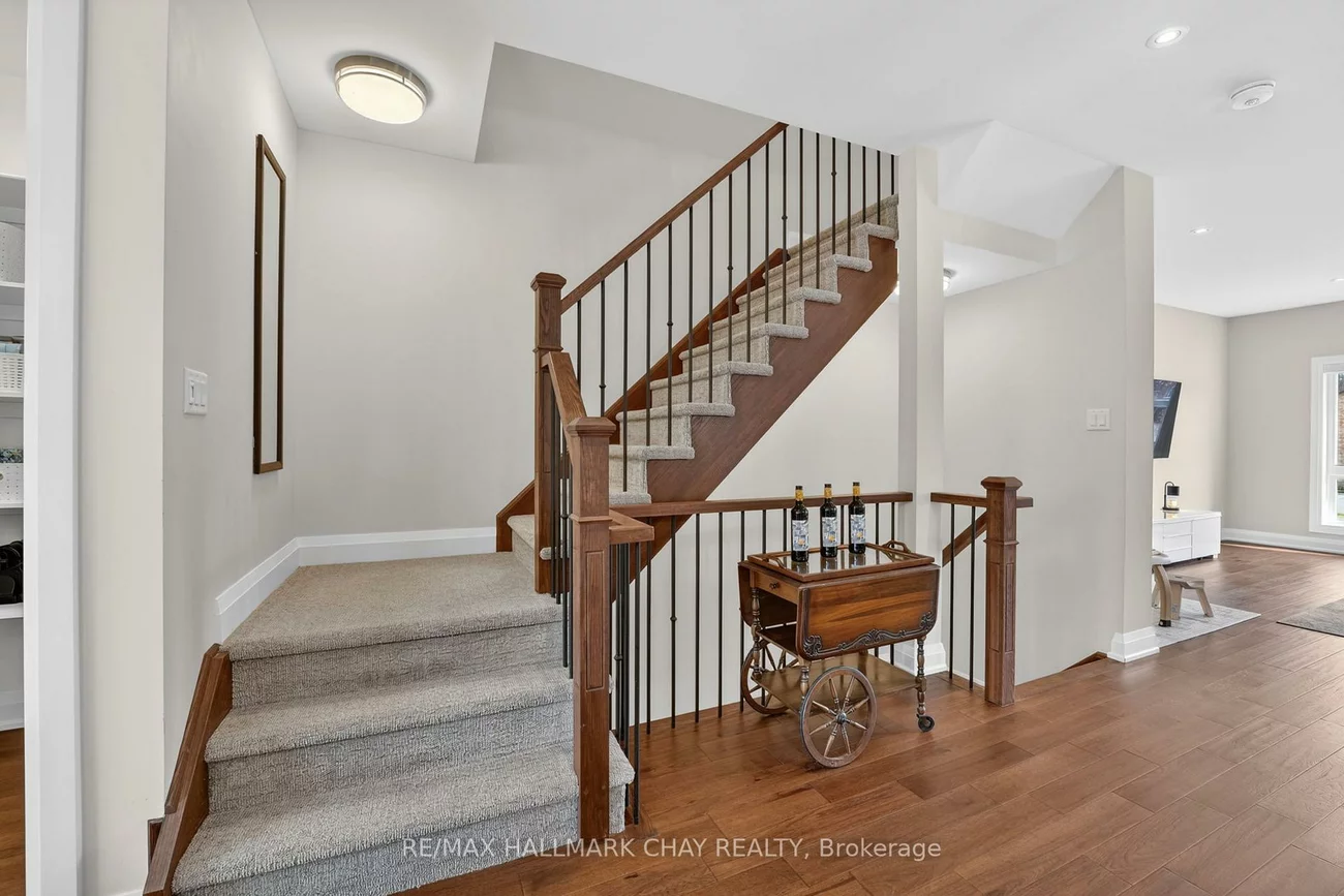 84, Clapperton, Codrington, Barrie