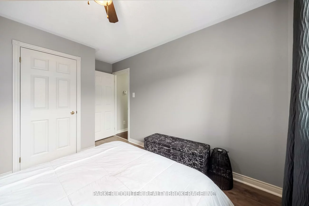 216, Mapleton, Holly, Barrie