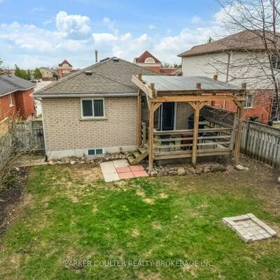 216, Mapleton, Holly, Barrie