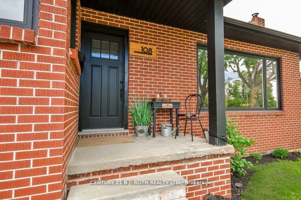 108, Nelson, Codrington, Barrie