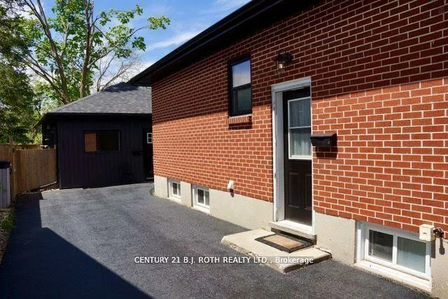 108, Nelson, Codrington, Barrie