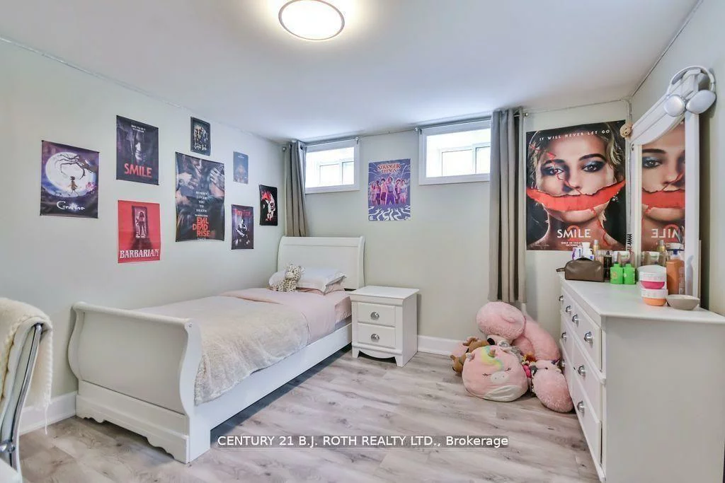 108, Nelson, Codrington, Barrie