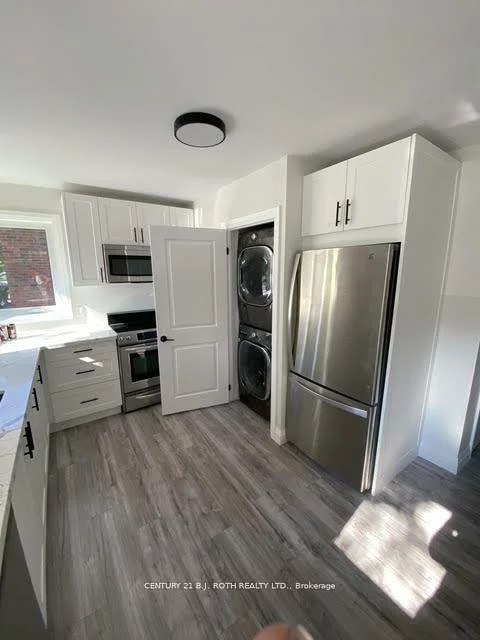 108, Nelson, Codrington, Barrie