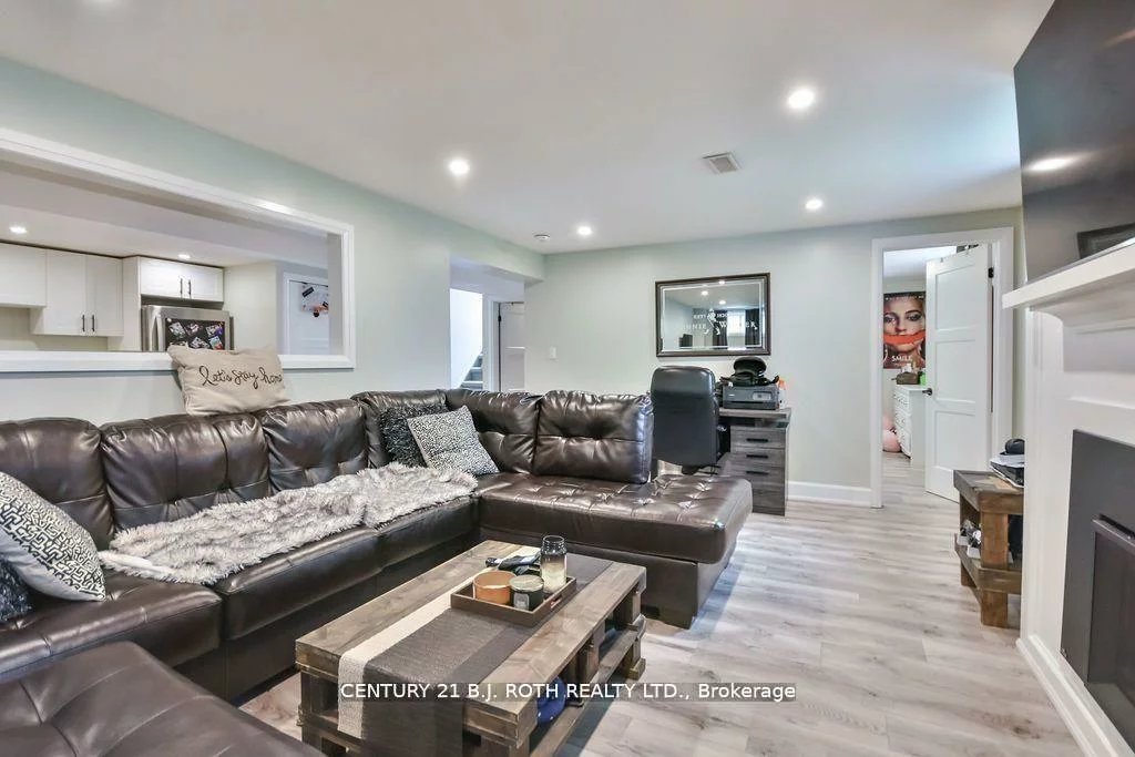 108, Nelson, Codrington, Barrie