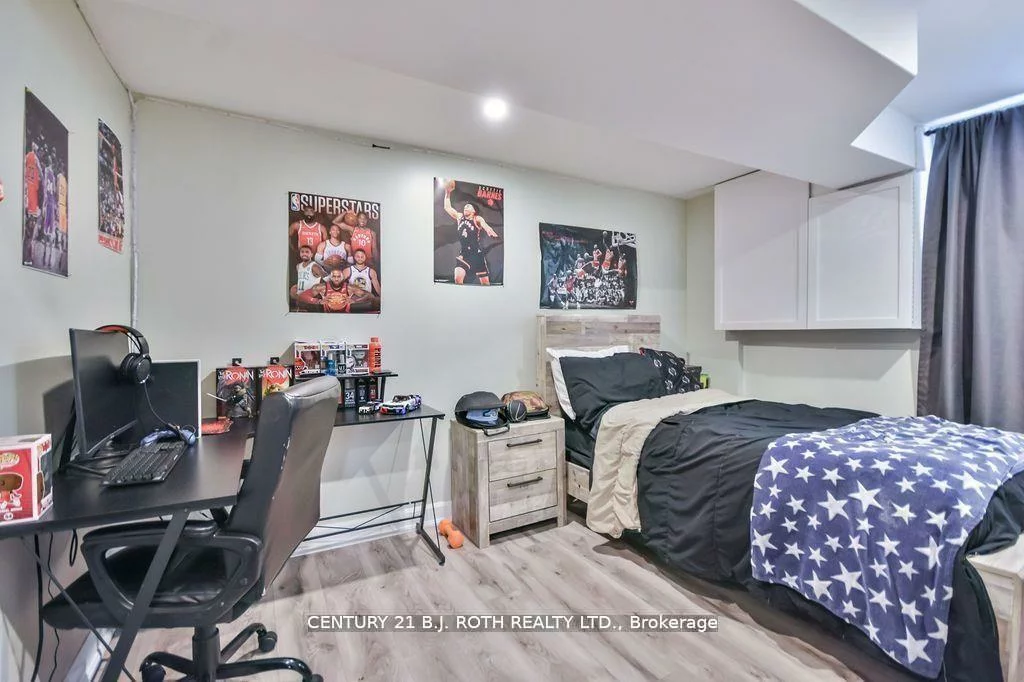 108, Nelson, Codrington, Barrie